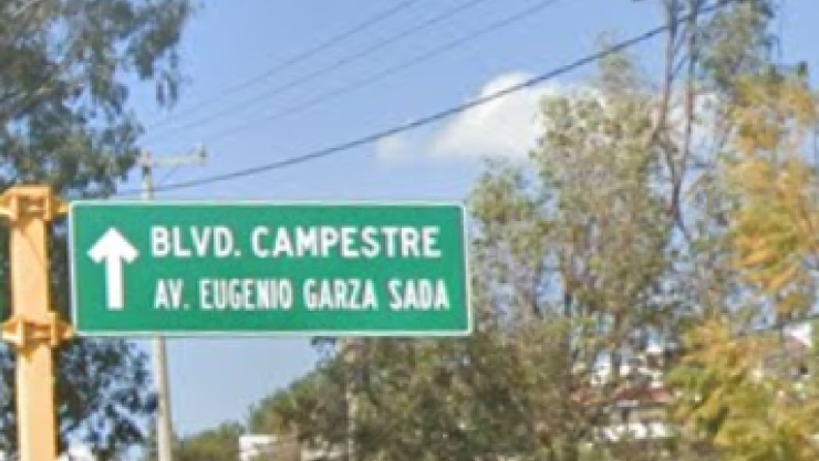 Tráfico a vuelta de rueda hoy 2 de noviembre, sobre Paseo de los Insurgentes, en León