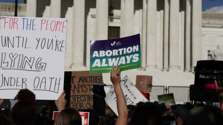 aborto protestas fallo senador Ben Hueso California
