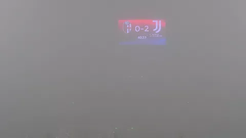 Juventus gana bajo la niebla