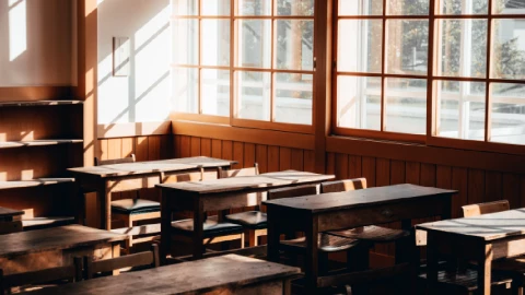 Maestra recibe 19 mil pesos tras ser despedida