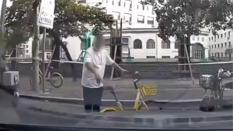 Autoridades investigan caso de ciclista atropellado repetidamente tras discusión vial