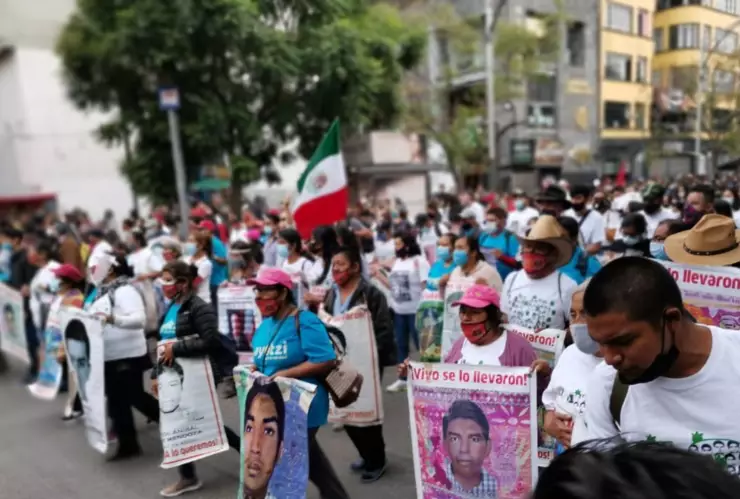 ayotzinapa-padres-recompensa.jpg