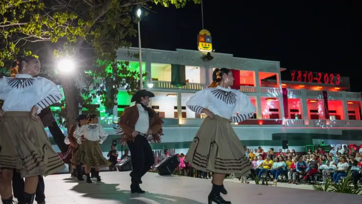 ¡Viva México! Realizan el encendido de luces de las Fiestas Patrias en Quintana Roo