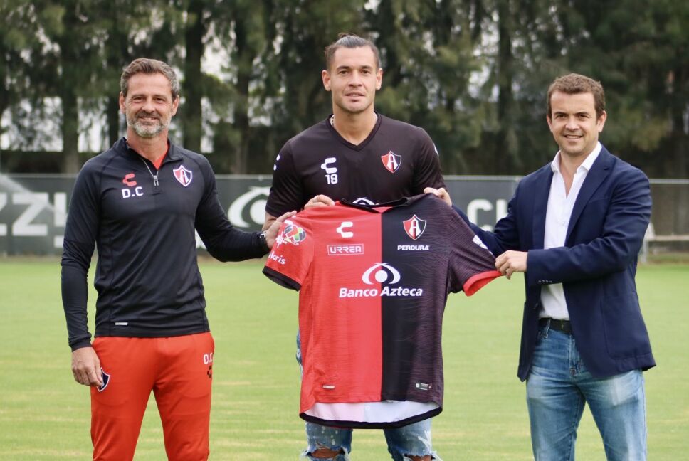 Milton Caraglio se emociona en su regreso al Atlas