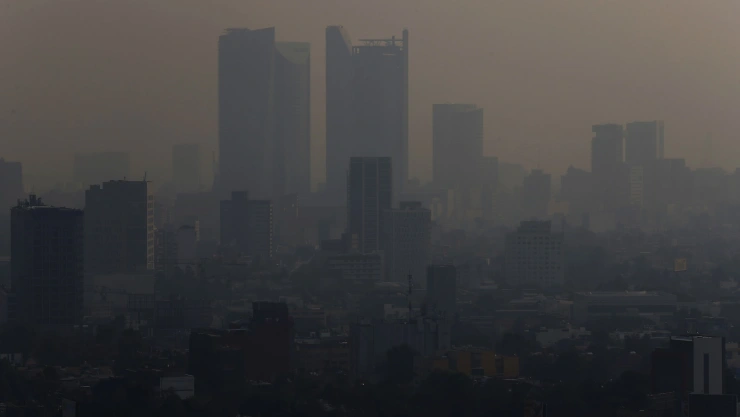 La calidad es insalubre, es decir que los “niños y adultos activos, y las personas con enfermedades respiratorias, como el asma, deben evitar el esfuerzo prolongado al aire libre. Imagen: AP