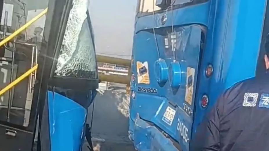 Accidente trolebús en CDMX hoy 18 de noviembre de 2025