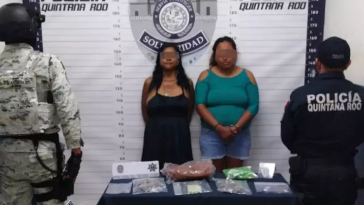 Aseguran a dos mujeres por delitos contra la salud en Solidaridad