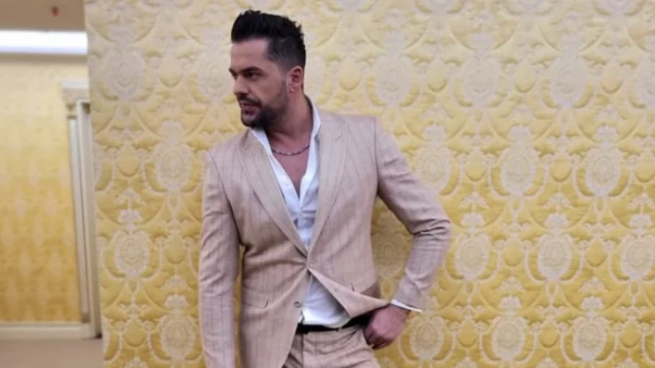 Muere cantante tras pedir ayuda desesperada para salvar a su hijo de 4 años