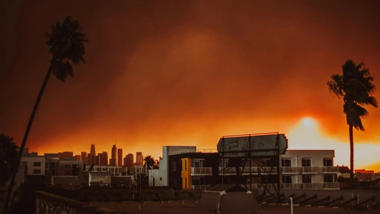 foto de incendios forestales en Los Ángeles, California, 8 de enero de 2025.