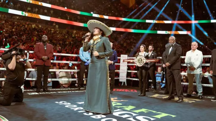 Camila Fernández habla de su ERROR al cantar el Himno en la pelea de Canelo.jpg