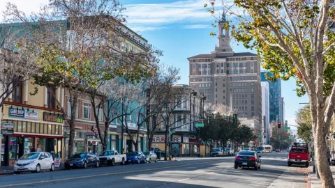 Vista de una calle céntrica de la ciudad de San José, en California.
