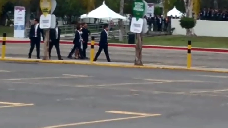 Bronco llega al debate