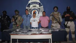 Autoridades detienen a 3 hombres con armas en Benito Juárez