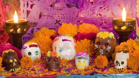 El Día de Muertos se celebra el 1 y 2 de noviembre y es una tradición prehispánica