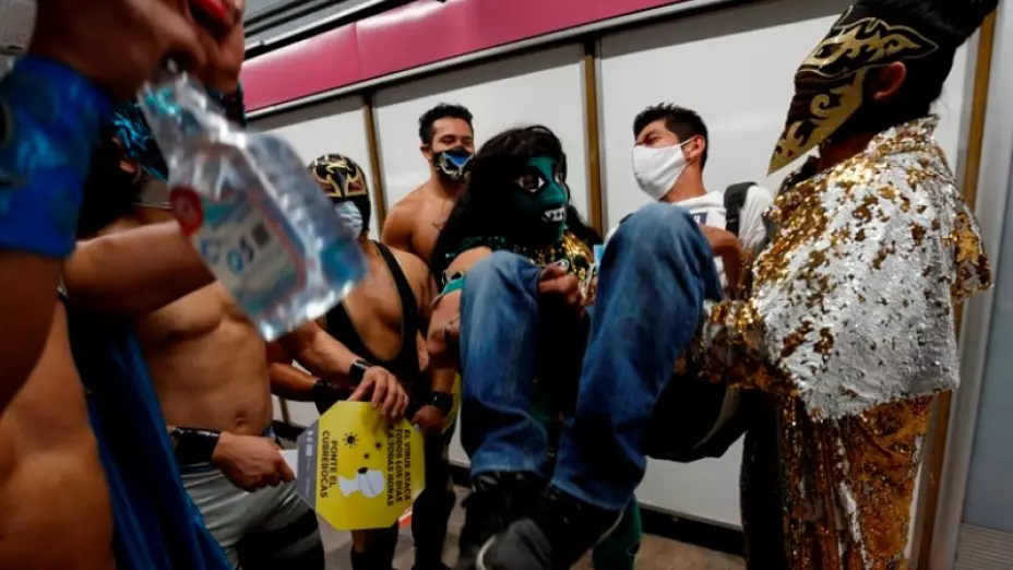 luchadores.jpg