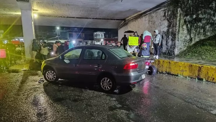 Liberan carretera Orizaba-Tehuacán tras bloqueo por desaparecido en Ciudad Mendoza
