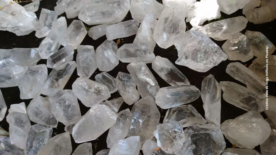 ¿Cuáles son los riesgos de usar la piedra de alumbre como desodorante?