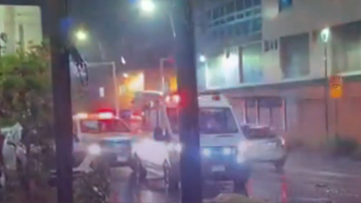 Noche violenta en la Zona Metropolitana de Guadalajara: atropellan a mujer en Santa Tere y atacan a policías en Mezquitán Country