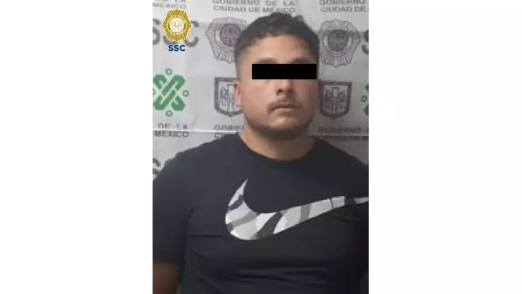 B039DM ESTAFADOR CON AUTOS DE LUJO DETENIDO10.jpg
