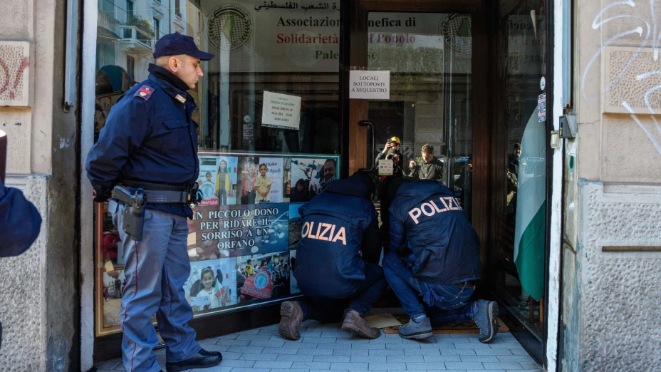 Nueve personas detenidas en Italia