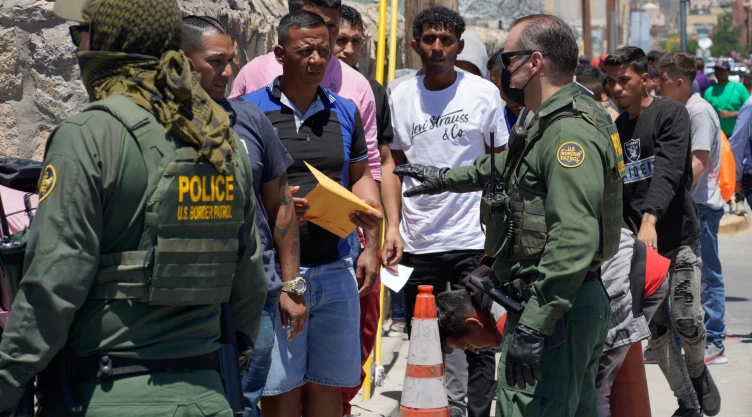 La tensa situación que se vivió en El Paso, Texas, con inmigrantes