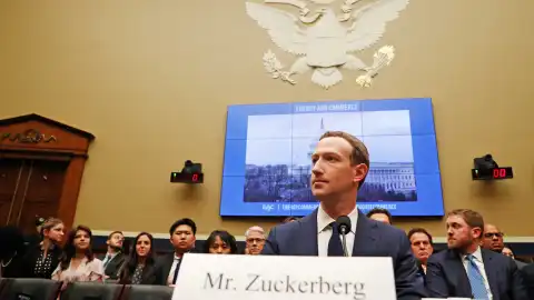 Dice Zuckerberg que hasta sus datos fueron compartidos inapropiadamente