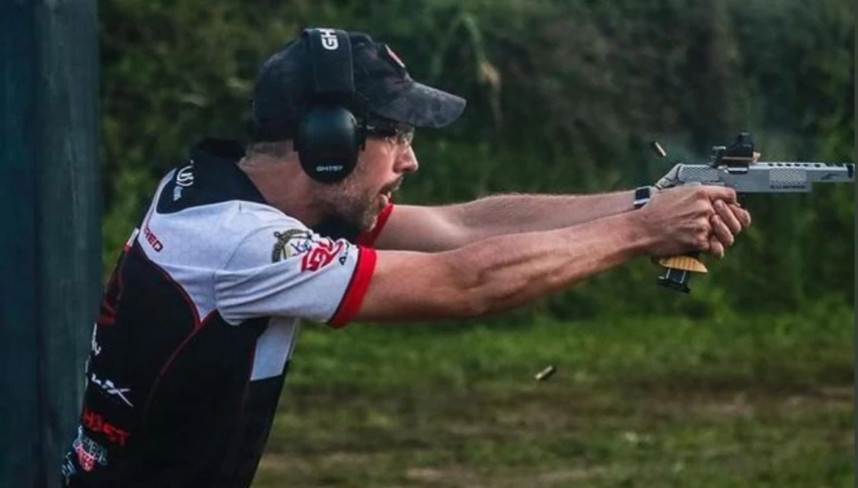 Jorge Ballesteros, considerado el mejor deportista español en la modalidad de tiro práctico.