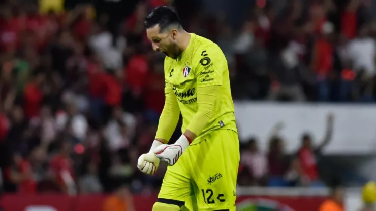 ¿Cuánto tiempo será baja Camilo Vargas tras ser operado de la rodilla?