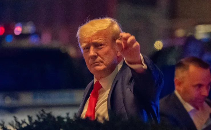 Donald Trump enfrentará cargos por sobornar a estrella porno