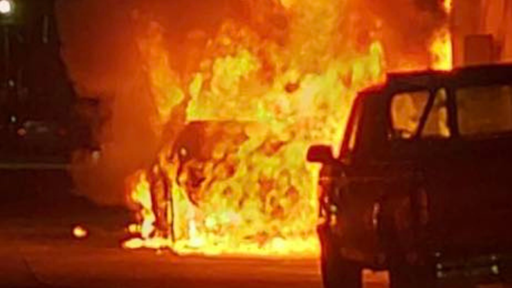 _Se incendia camioneta en Empalme Escobedo, Comonfort, 21 de abril 2025.png