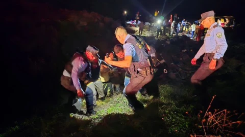 Tragedia en Honduras Avión se estrella con 17 personas a bordo.