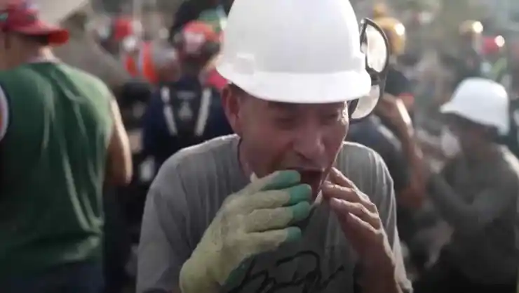 ¿Cuánto tiempo puede sobrevivir una persona bajo los escombros tras un sismo_.