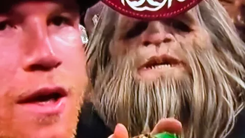 ¿Quién es Joséjas, el personaje misteriosos que festejó junto Canelo Álvarez su triunfo