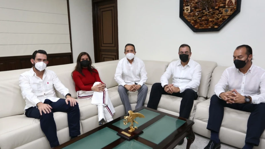 Carlos Joaquín anuncia cambios en su gabinete