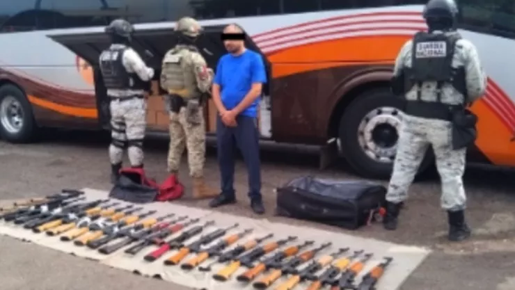 Detienen a hombre con armas en la caseta de Costa Rica