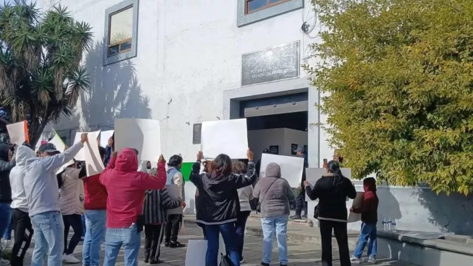 Manifestación deja caos y bloqueos en Huejotzingo; exigen justicia tras detención de exfuncionario de Chiautzingo