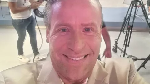 Alfredo Adame reta a Christian Suárez a demandarlo.