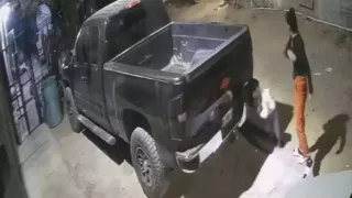 VIDEO: Captan mujer golpeando intensamente a niña en plena calle; quedó detenida