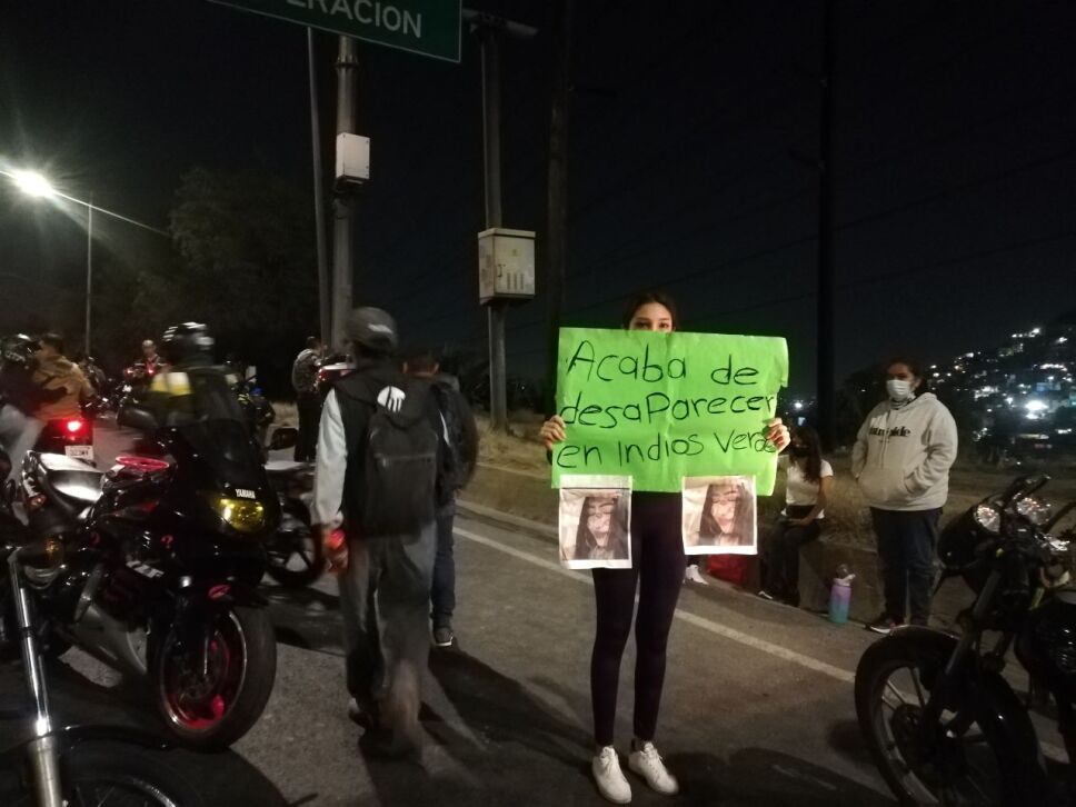 Caos en Indios Verdes; familiares protestan por desaparición de una joven