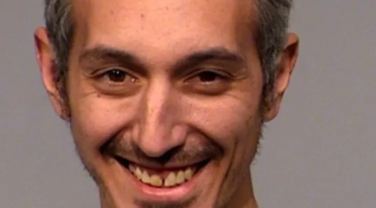 detienen hombre no usar cubrebocas.jpg