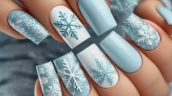 10 ideas de uñas copo de nieve para presumir en Navidad
