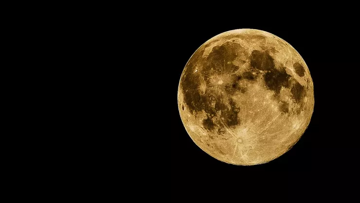 El ritual que atrae buena suerte durante la luna llena