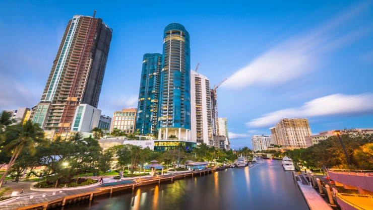 el hermoso skyline de Fort Lauderdale desde una pintoresca toma