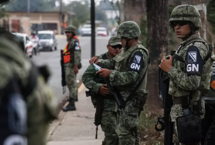 Detienen a a seis elementos de la Guardia Nacional por su presunta responsabilidad en el asesinato de Jessica Silva tras los enfrentamientos de la presa La Boquilla de Chihuahua.