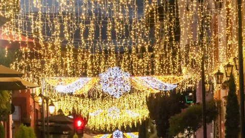 fotos san cristobal de las casas en diciembre adornos 2024 listo para vacaciones de navidad.jpg