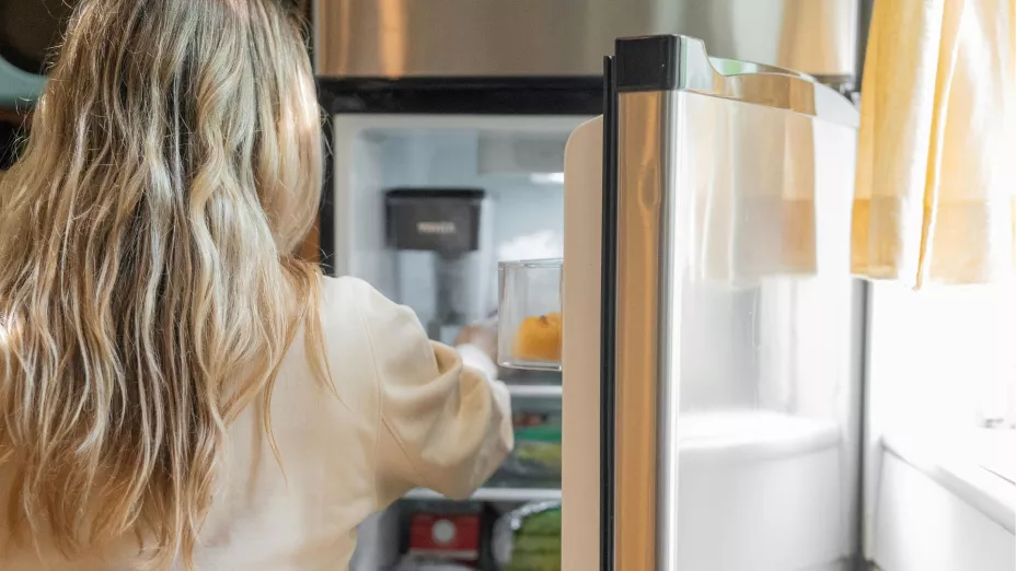 ¿Cómo saber que tu refrigerador está sobrecargado? Las señales.