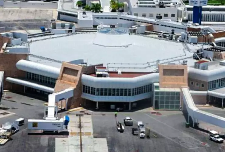 Estos son los vuelos programados en el Aeropuerto de Cancún hoy 17 de septiembre; más de 300.jpg