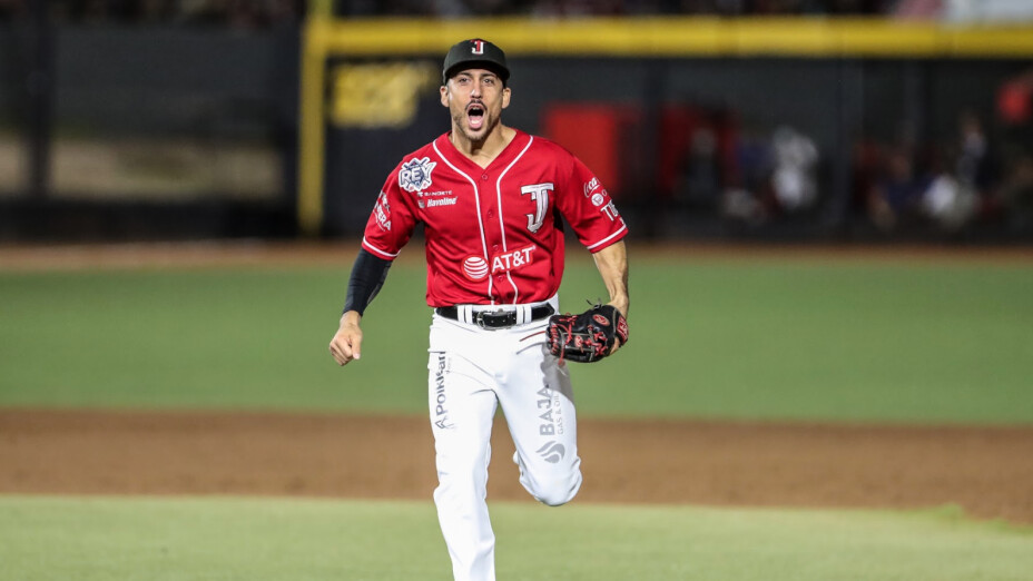 El pitcher ganador de los Toros de Tijuana Teddy Stankiewicz.