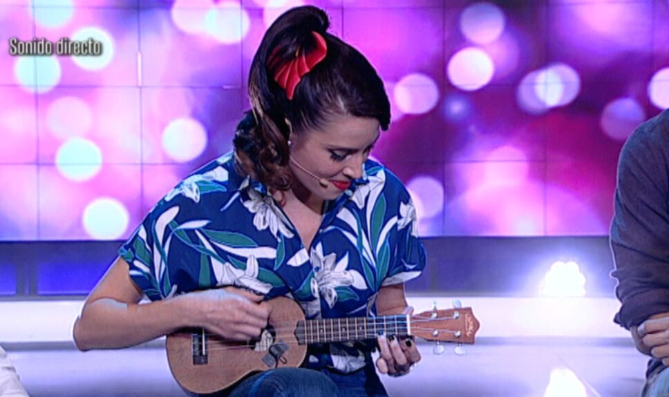 El Hormiguero Marta Hazas aprende a tocar el Ukelele en tutorial de Internet