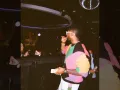 Usher distraido.jpg